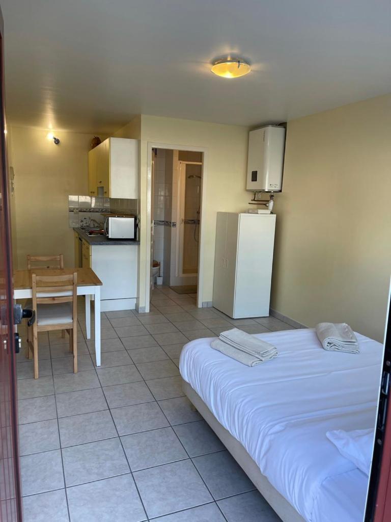 Appartement Ou Studio En Hyper Centre, Pour La Plage Et La Rue Pietonne Il Suffit De Traverser La Rue , Voir La Photo Principale 安德诺莱斯贝恩 外观 照片