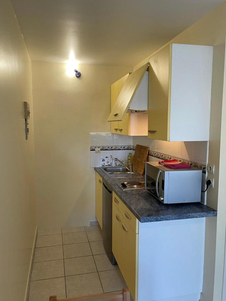 Appartement Ou Studio En Hyper Centre, Pour La Plage Et La Rue Pietonne Il Suffit De Traverser La Rue , Voir La Photo Principale 安德诺莱斯贝恩 外观 照片