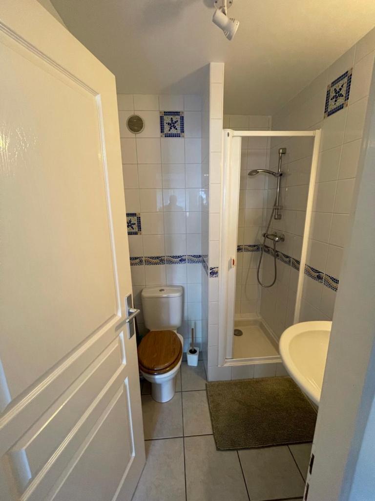 Appartement Ou Studio En Hyper Centre, Pour La Plage Et La Rue Pietonne Il Suffit De Traverser La Rue , Voir La Photo Principale 安德诺莱斯贝恩 外观 照片