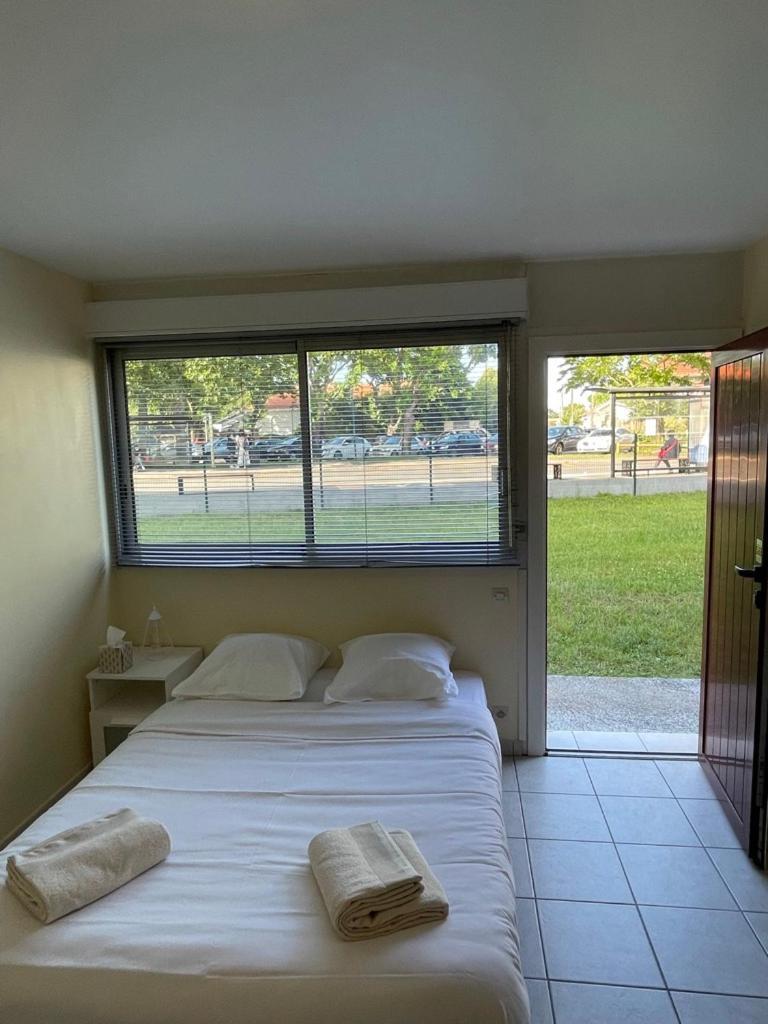Appartement Ou Studio En Hyper Centre, Pour La Plage Et La Rue Pietonne Il Suffit De Traverser La Rue , Voir La Photo Principale 安德诺莱斯贝恩 外观 照片