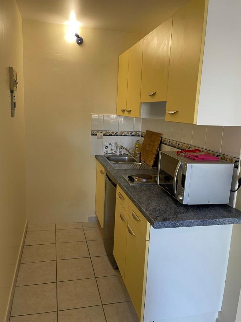 Appartement Ou Studio En Hyper Centre, Pour La Plage Et La Rue Pietonne Il Suffit De Traverser La Rue , Voir La Photo Principale 安德诺莱斯贝恩 外观 照片