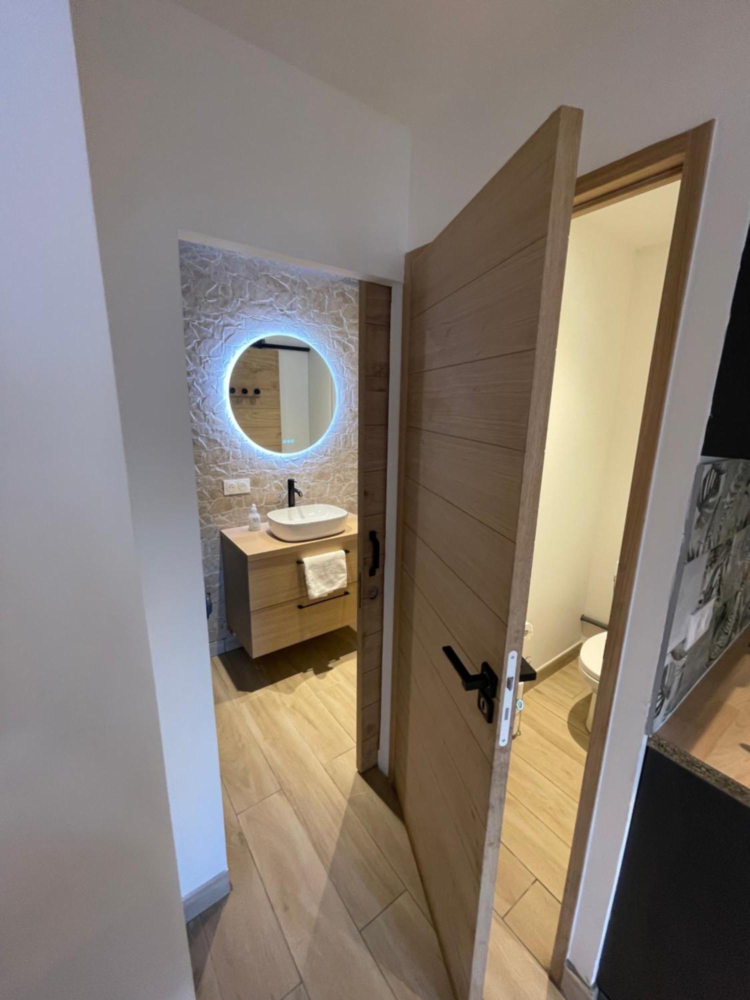 Appartement Ou Studio En Hyper Centre, Pour La Plage Et La Rue Pietonne Il Suffit De Traverser La Rue , Voir La Photo Principale 安德诺莱斯贝恩 外观 照片