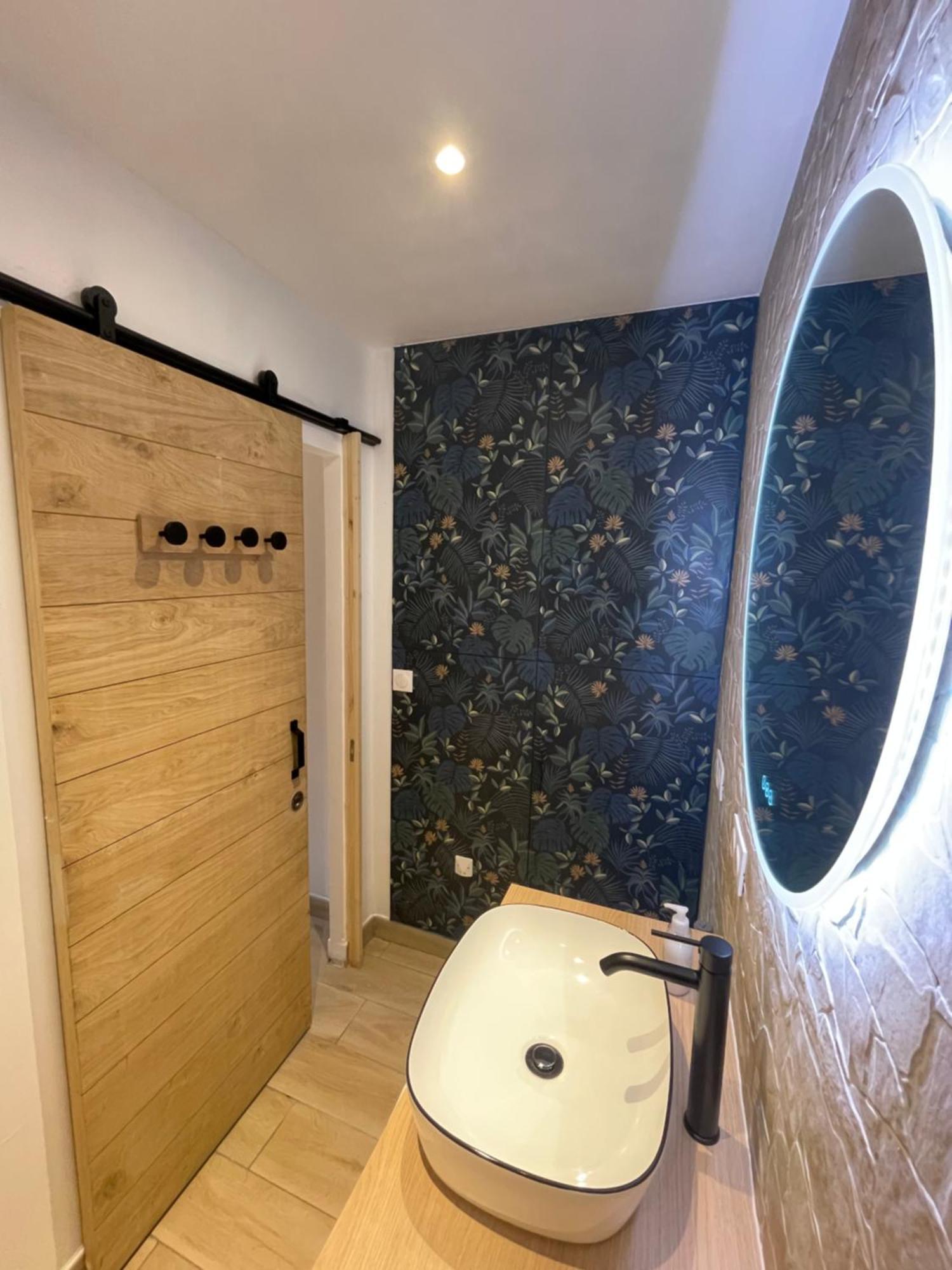Appartement Ou Studio En Hyper Centre, Pour La Plage Et La Rue Pietonne Il Suffit De Traverser La Rue , Voir La Photo Principale 安德诺莱斯贝恩 外观 照片