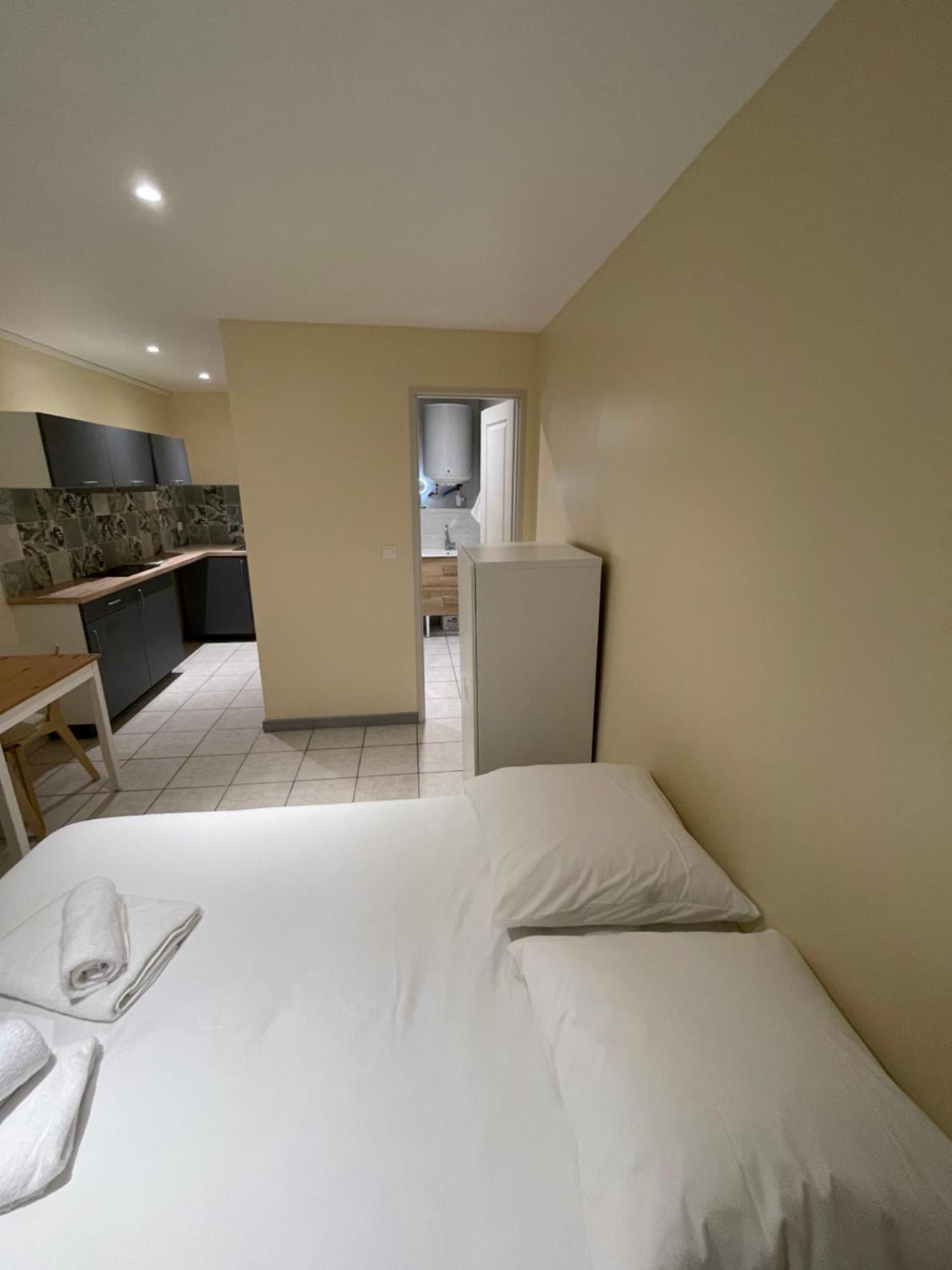 Appartement Ou Studio En Hyper Centre, Pour La Plage Et La Rue Pietonne Il Suffit De Traverser La Rue , Voir La Photo Principale 安德诺莱斯贝恩 外观 照片