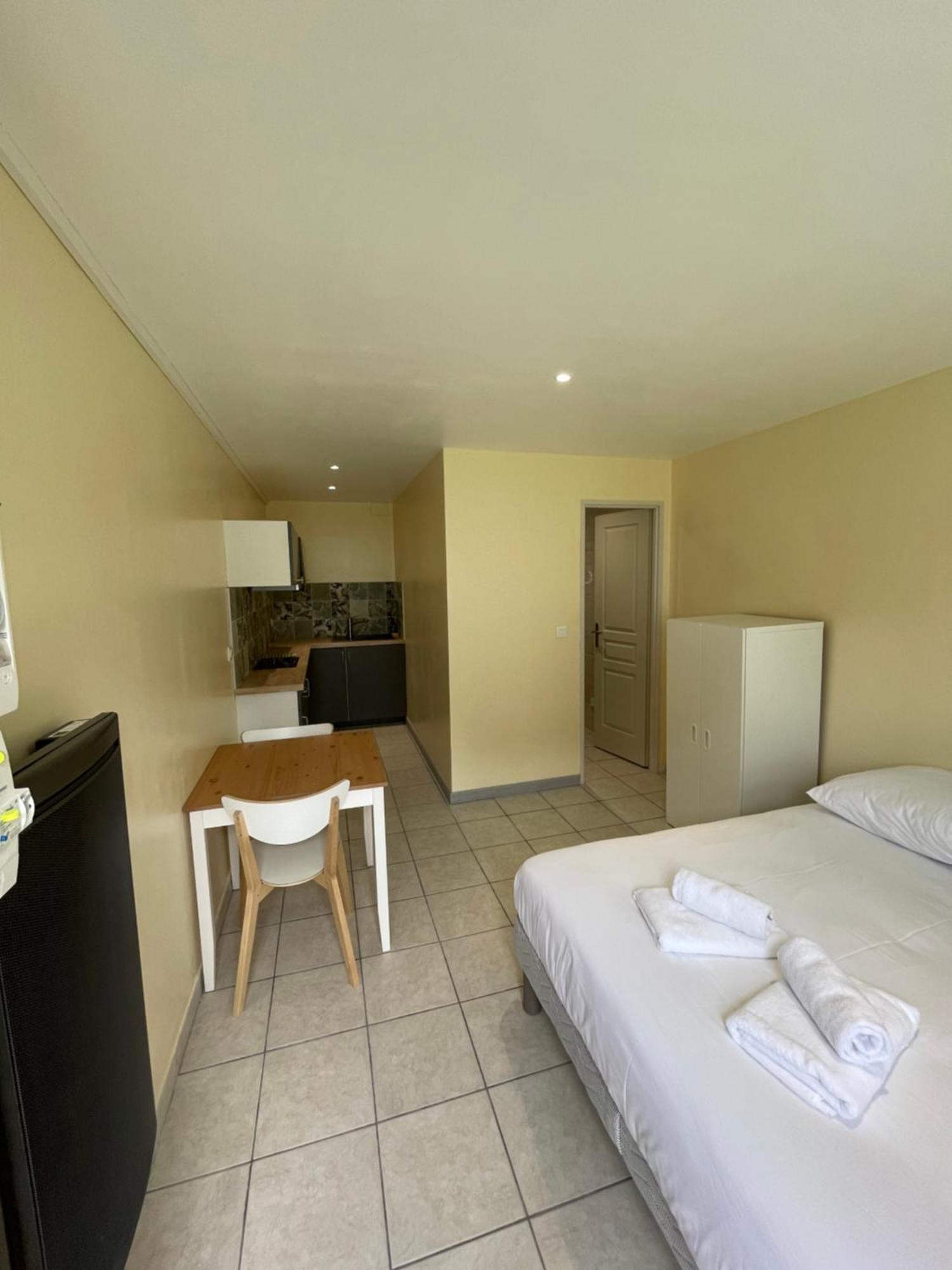 Appartement Ou Studio En Hyper Centre, Pour La Plage Et La Rue Pietonne Il Suffit De Traverser La Rue , Voir La Photo Principale 安德诺莱斯贝恩 外观 照片