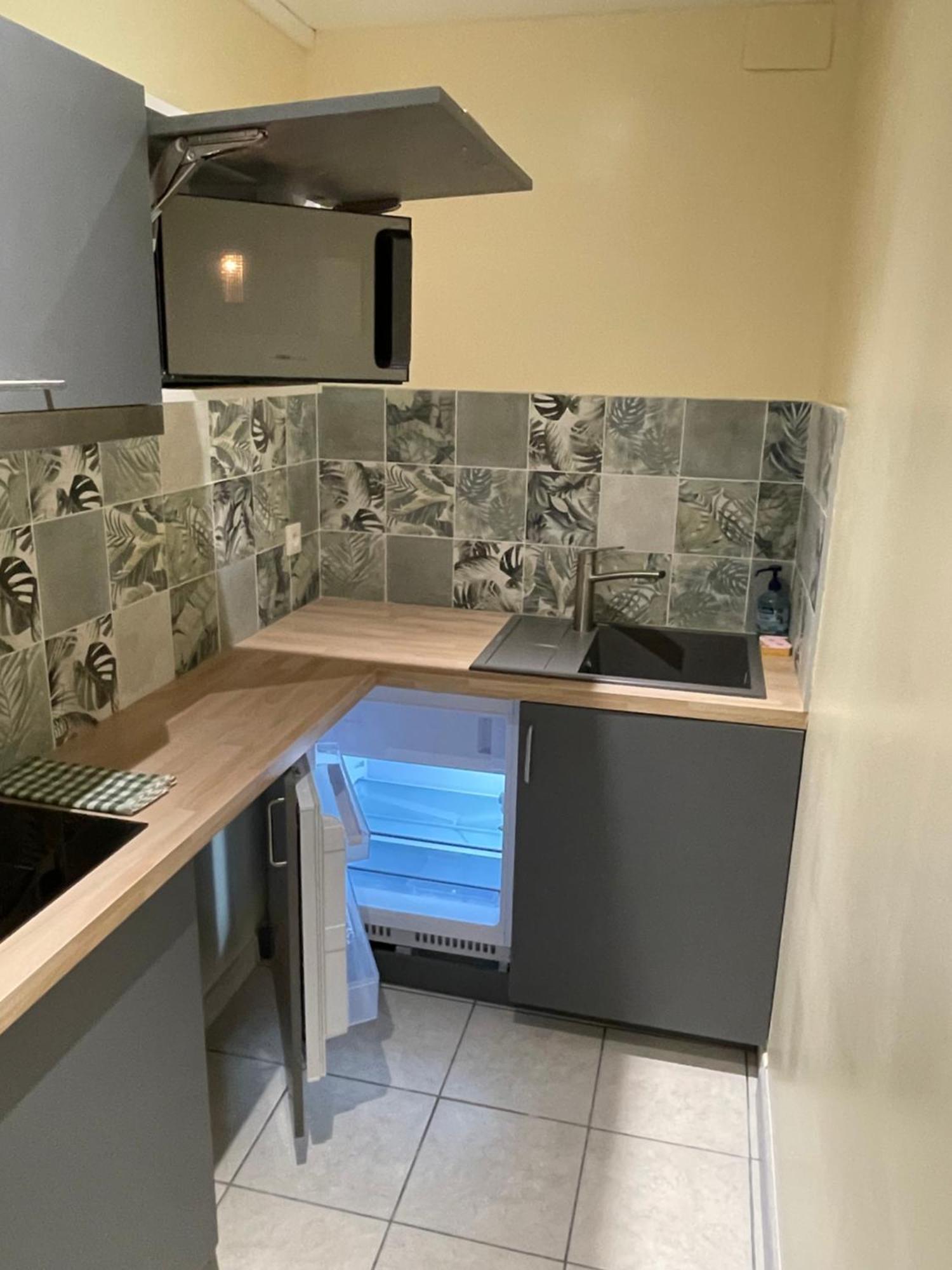 Appartement Ou Studio En Hyper Centre, Pour La Plage Et La Rue Pietonne Il Suffit De Traverser La Rue , Voir La Photo Principale 安德诺莱斯贝恩 外观 照片